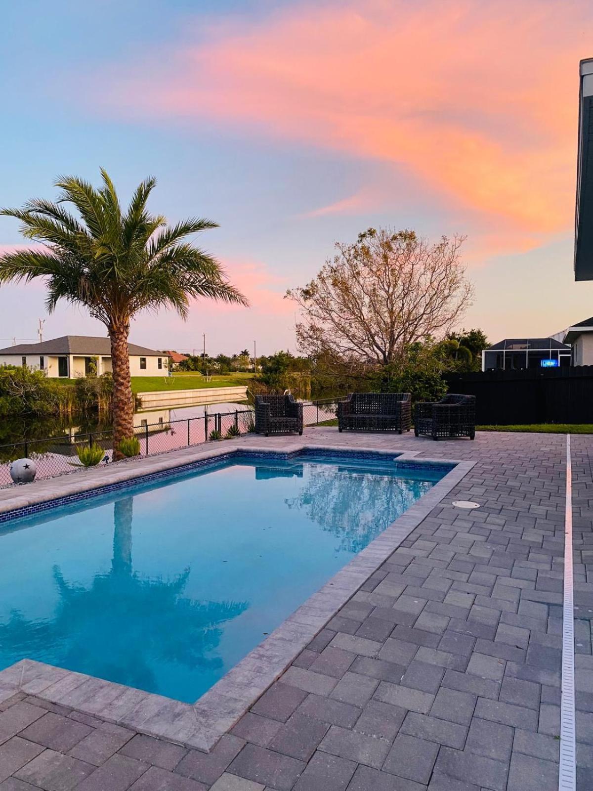 Canal Waterfront House-Pool-Fishing And Game Room Cape Coral Exterior photo